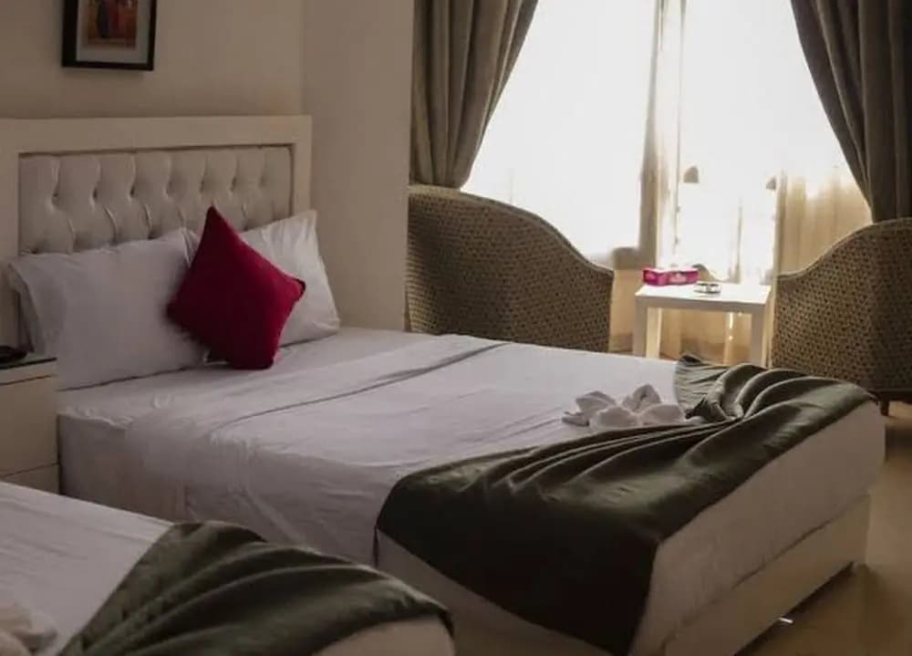 Royal city hotel - photo 4