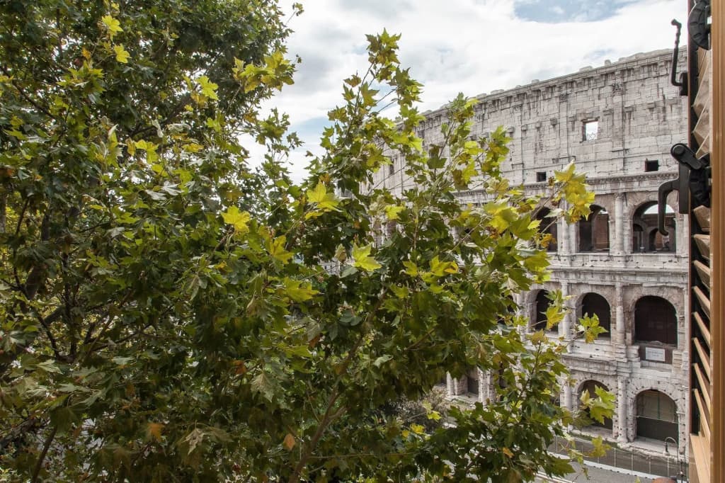 Amazing Colosseo - main photo