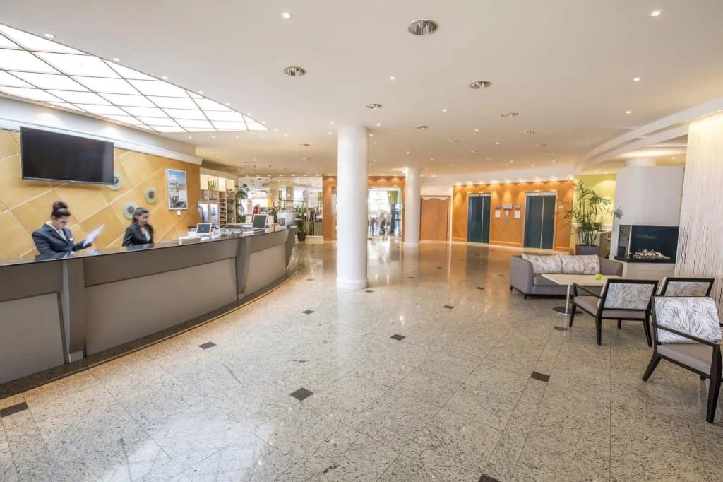 Plaza Premium Wien - photo 1