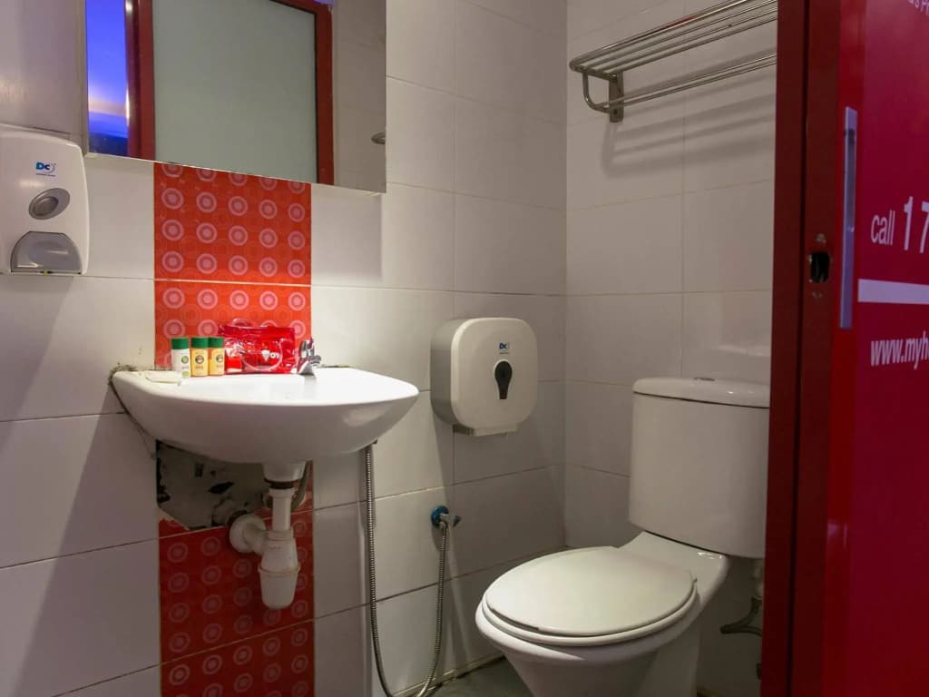 My Home Hotel Taman Connaught - photo 10