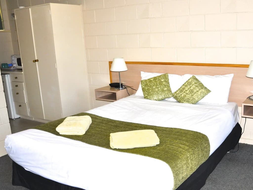 The Prince Mark Motor Inn - photo 2