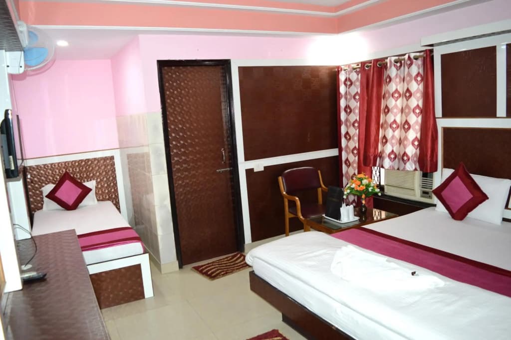 Hotel Su Shree Continental 5 Minutes Walk From New Delhi Railway Station - photo 4
