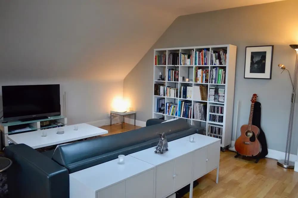 Stunning Loft Flat With Garden - photo 16