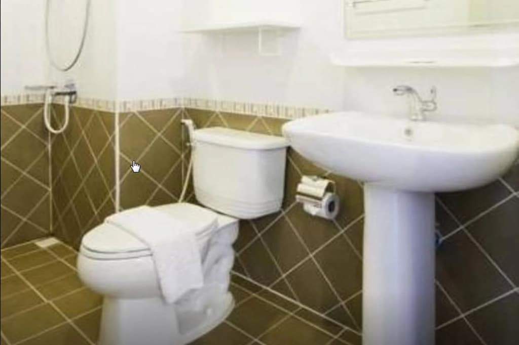 Clean Guesthouse - photo 7
