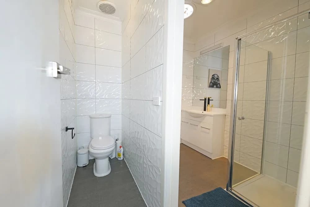 Bayside 4-BRM Home near Mentone - photo 7