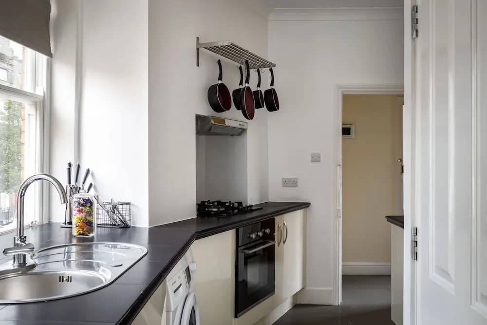 Molyneux Street Apartments - photo 14