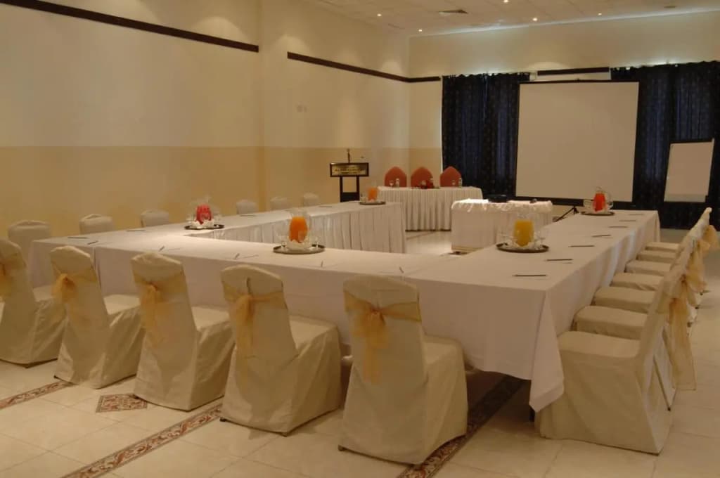 Al Falaj Hotel - photo 36