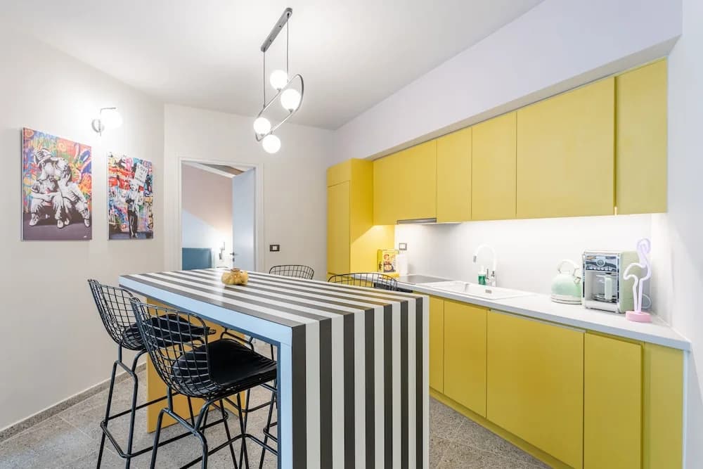 Acropolis Pop Art Apartment - photo 20