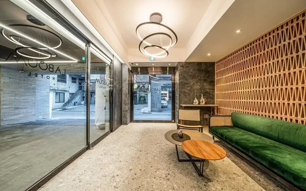 Jongno Hotel Laboum - photo 14