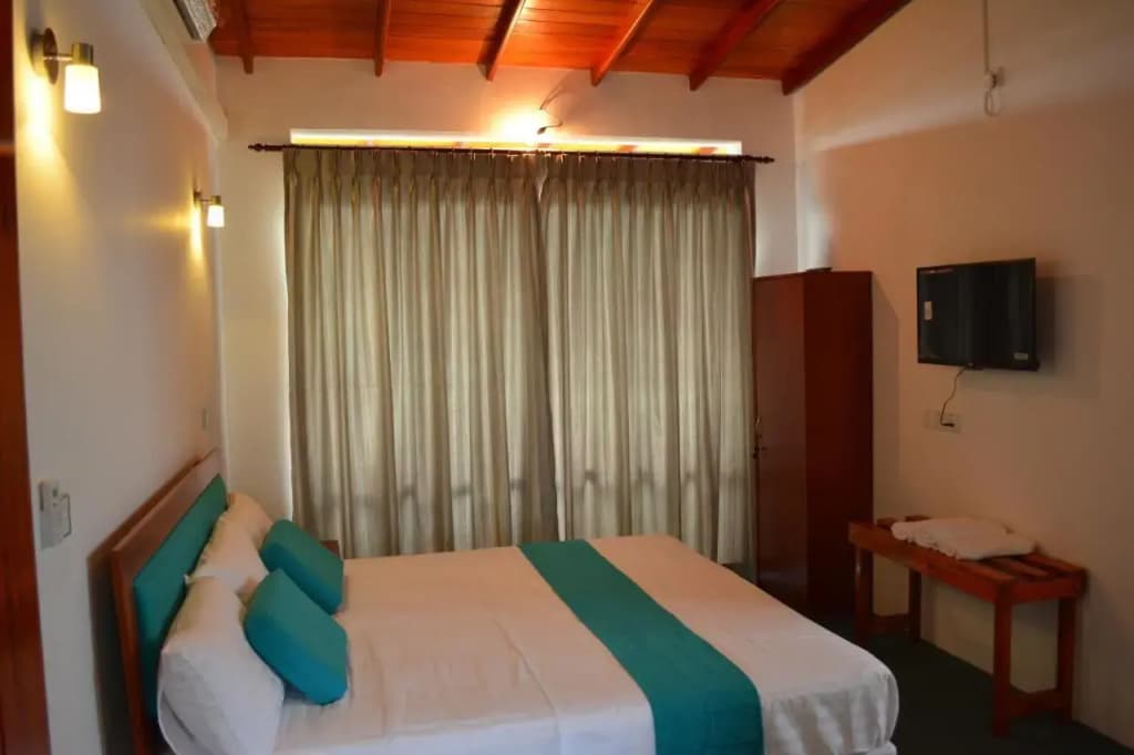 West Inn Colombo - photo 28