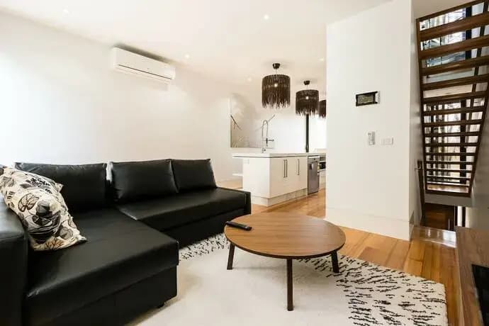 Renée - Beyond a Room Private Apartments - photo 8