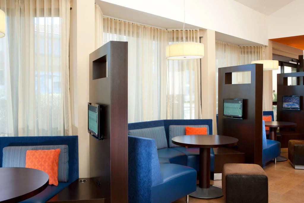 Courtyard by Marriott Las Vegas Convention Center - photo 6