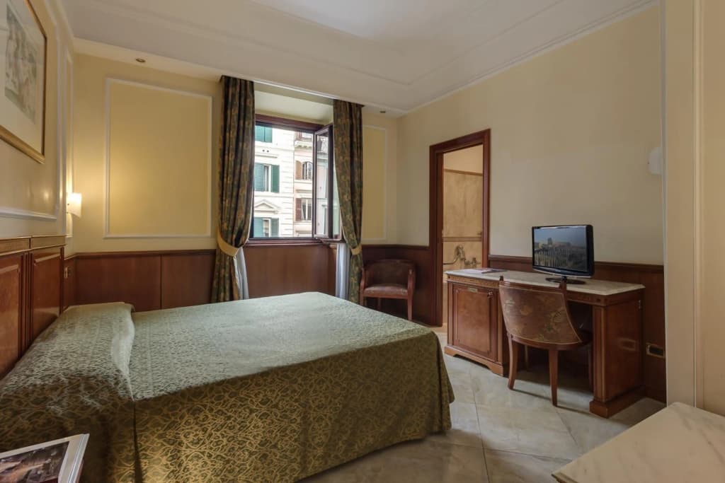 Hotel Borromeo - photo 39