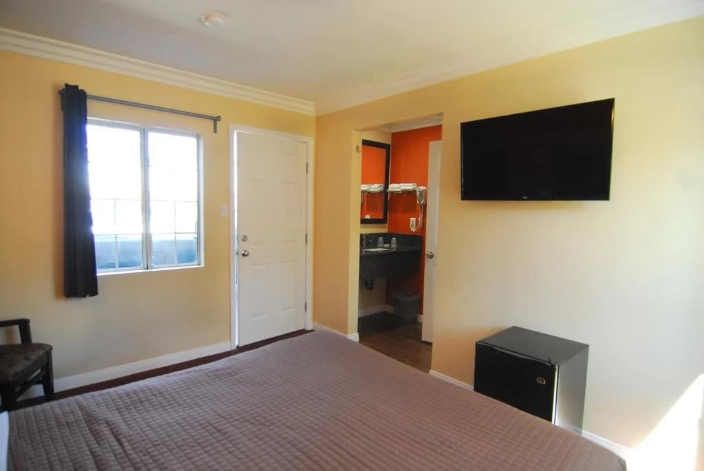 Studio City Inn - photo 5
