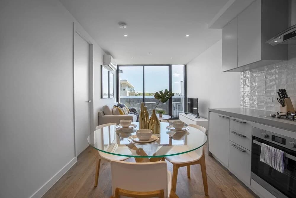61*Boutique one-bedroom*Boxhill Central*Mall - photo 12