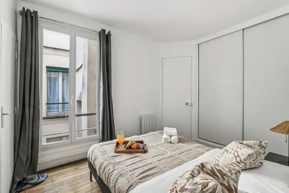 Bright 1BR Steps from Canal Saint-Martin - photo 1