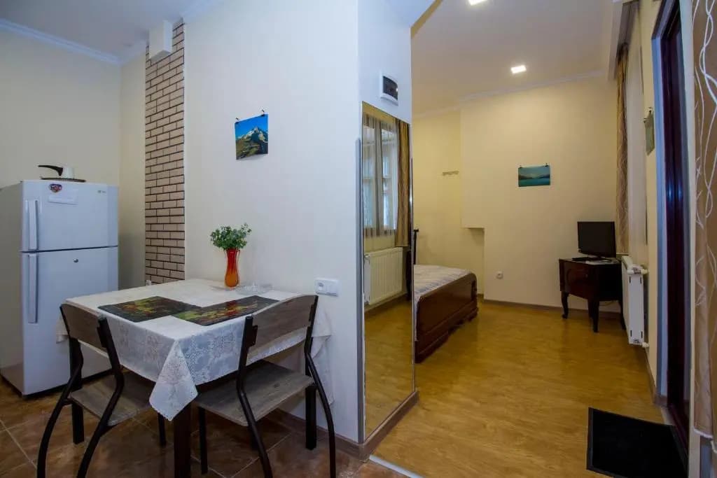 A Comfortable Flat in old Tbilisi - photo 4