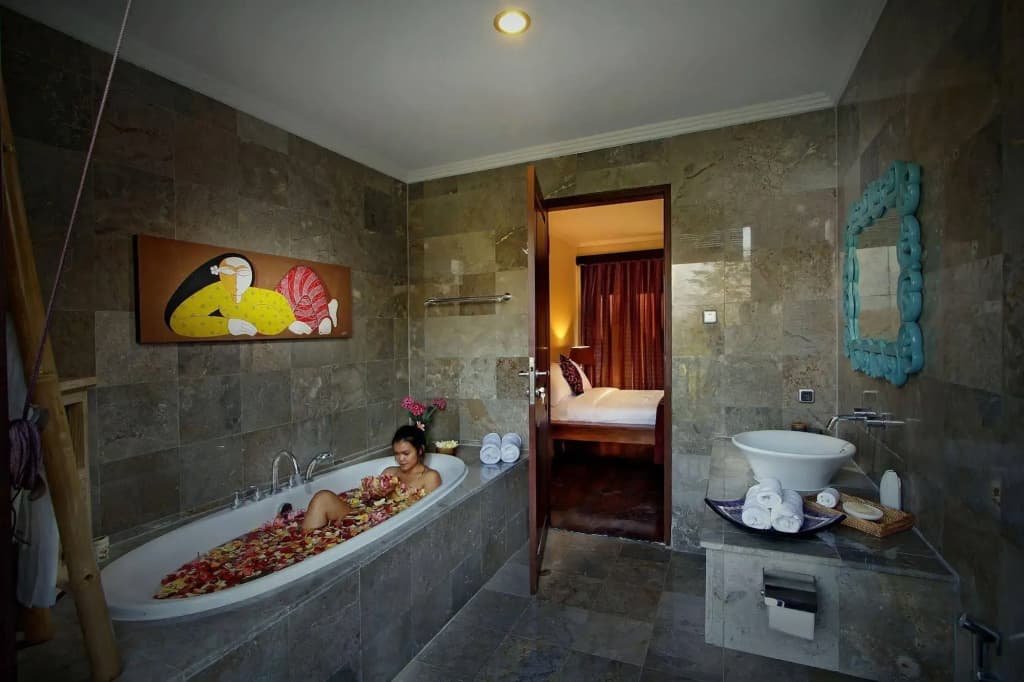 The Bale Tokek Villas - photo 23