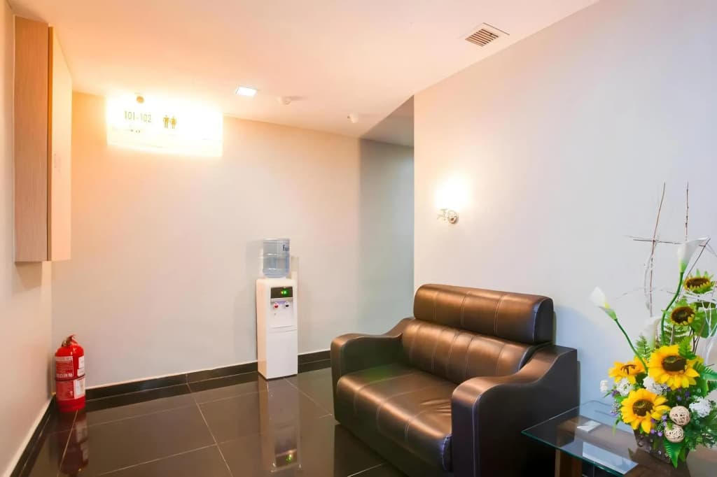 P Line Hotel - photo 7