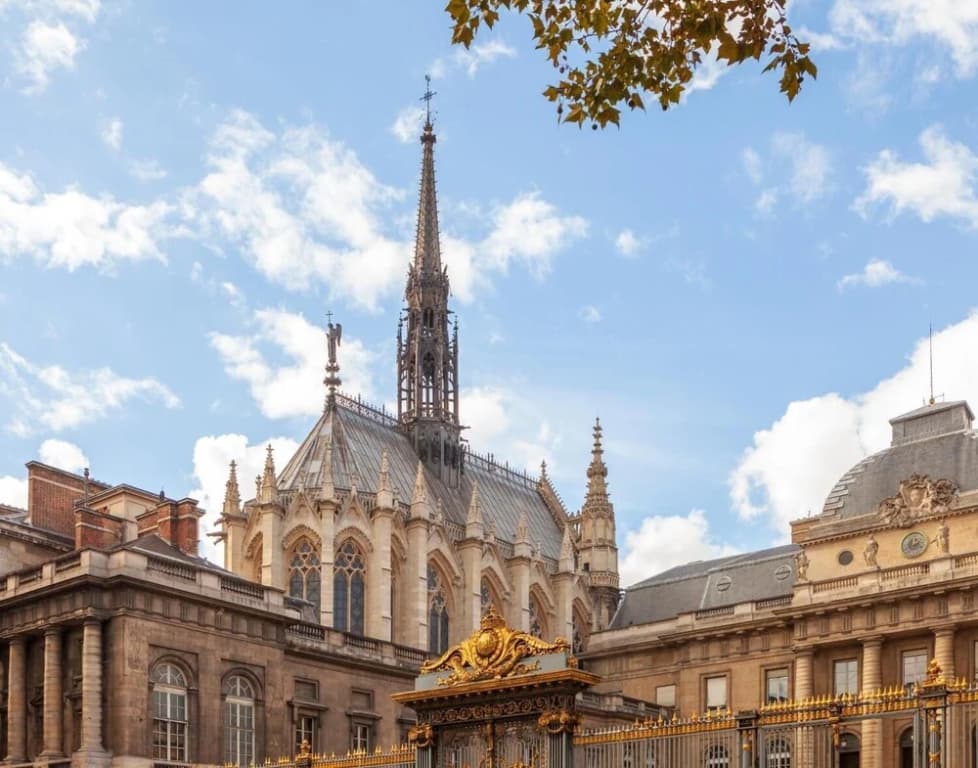 4 people In the heart of Saint Germain des Près by Weekome - main photo