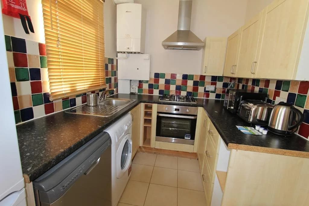 Brackenbury Apartments - photo 10