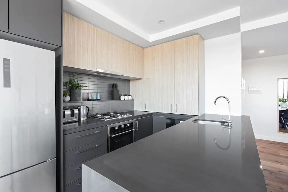Spacious Urban Oasis in Central Location - photo 16