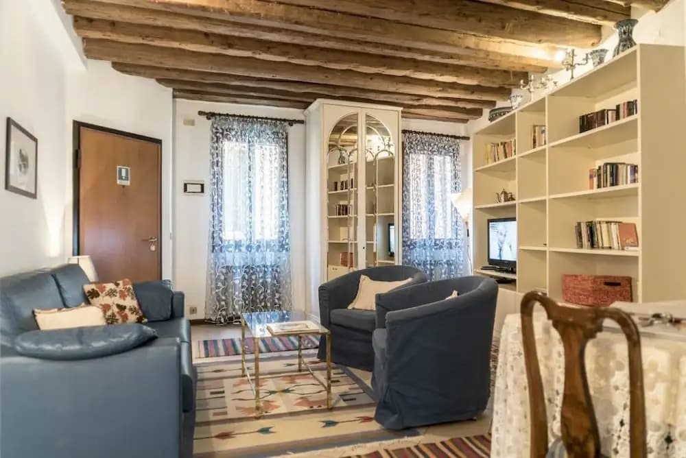 The Arsenal Flat - photo 8