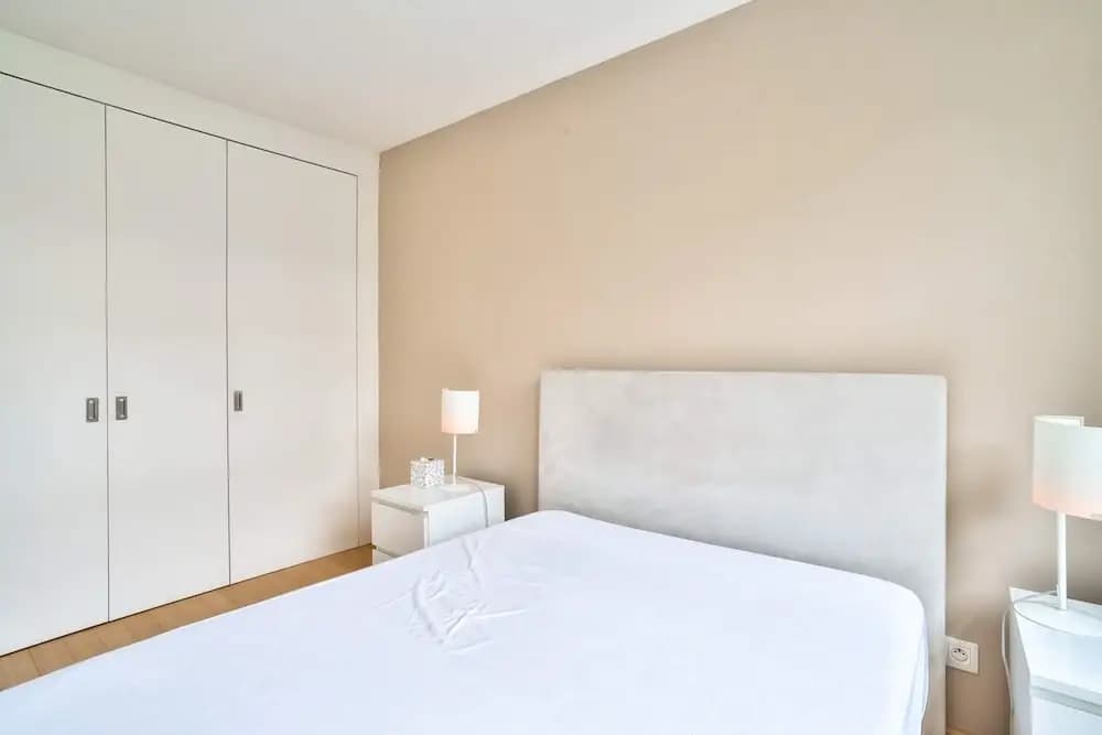 Charming 3 Room Apartment - Paris - photo 5