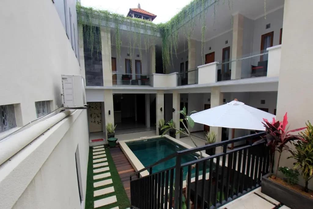 Tom Guest House - photo 11