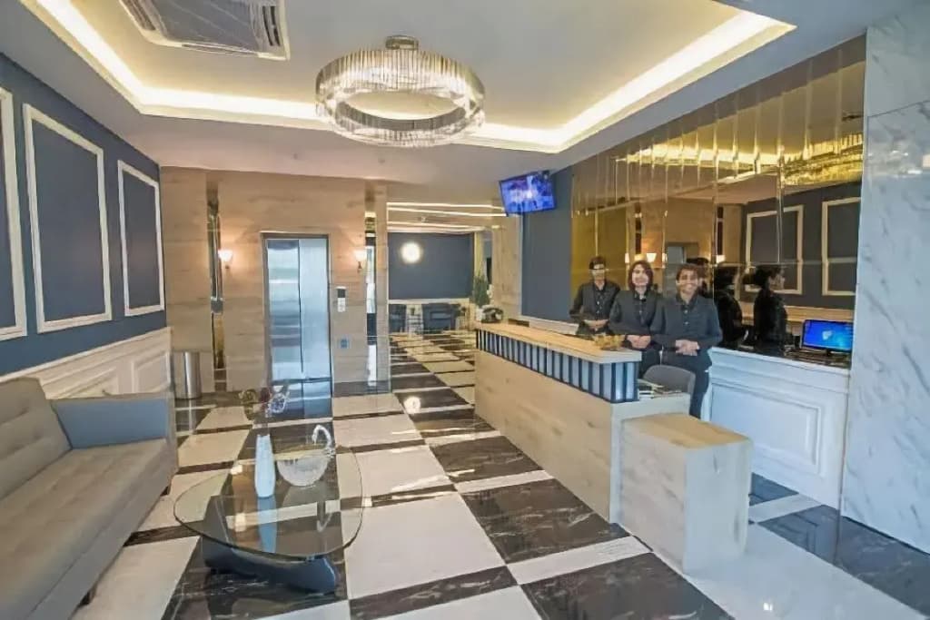 Redpine Boutique Hotel - photo 2