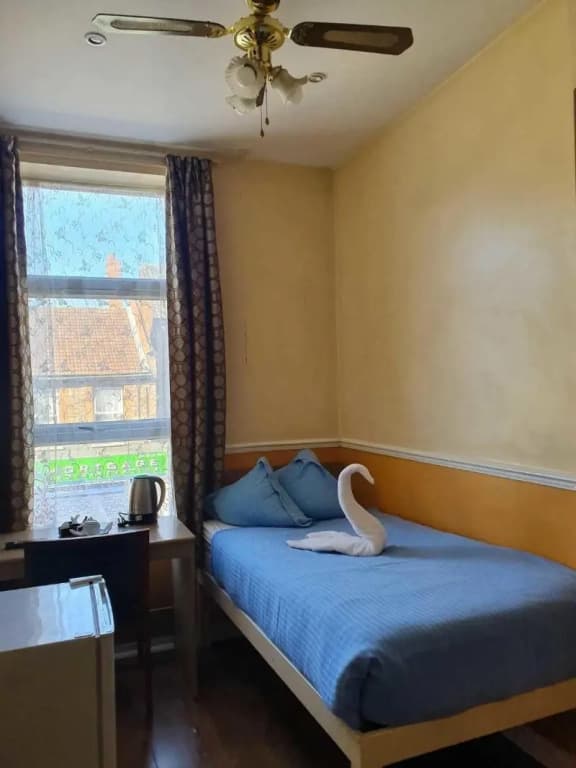 The Commongate Hotel - photo 10