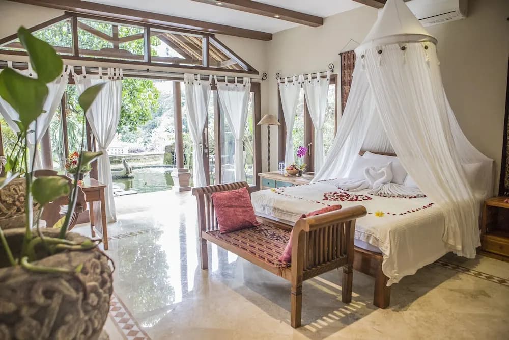Avalon Villa - photo 2