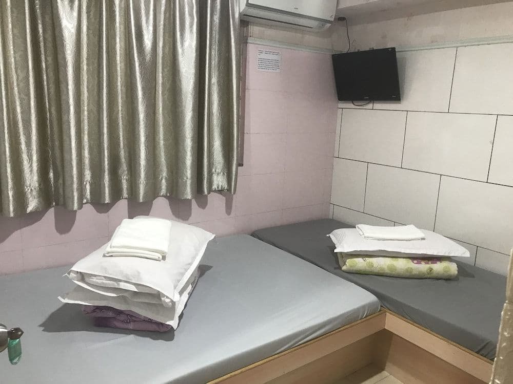 Yue Ka Guest House - 52-54 Argyle Street - photo 5