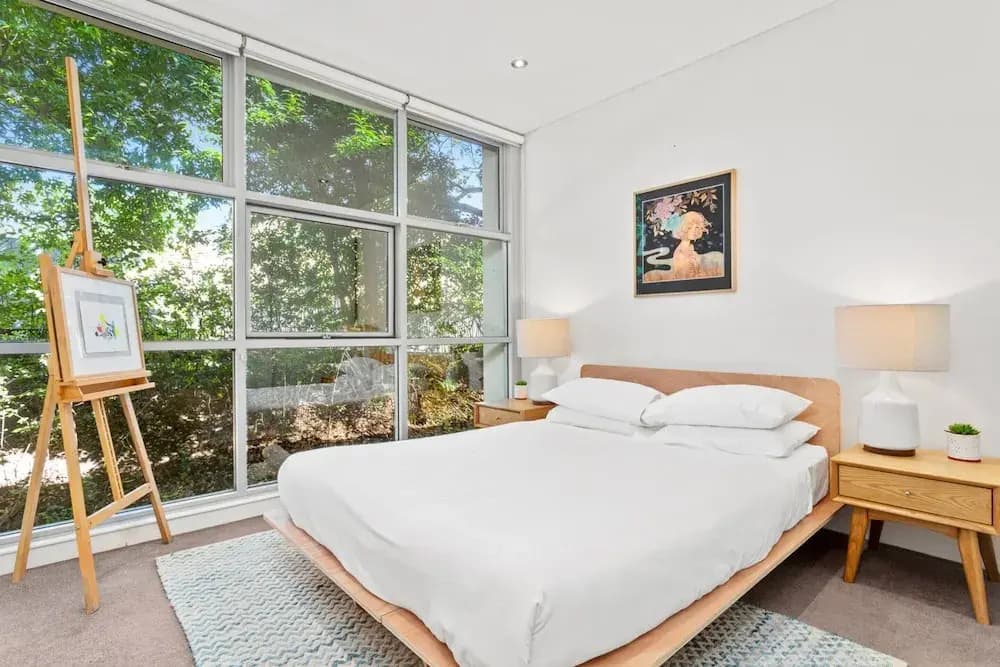 Charming Modern Apartment With City Views - photo 4