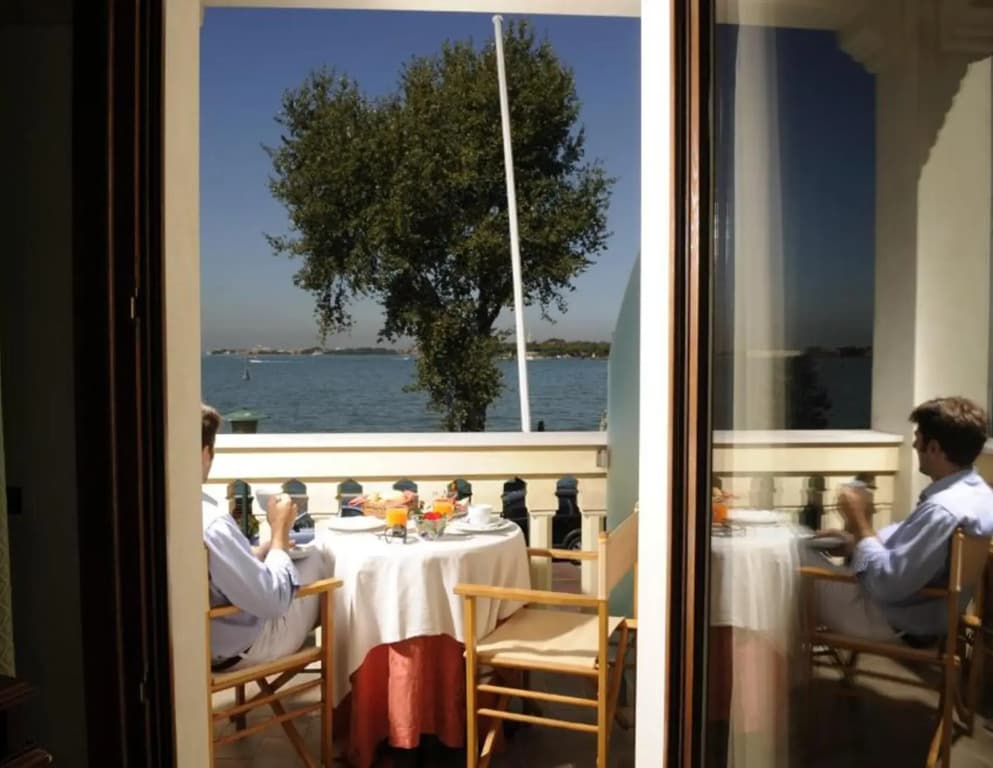 Russo Palace Hotel - photo 8