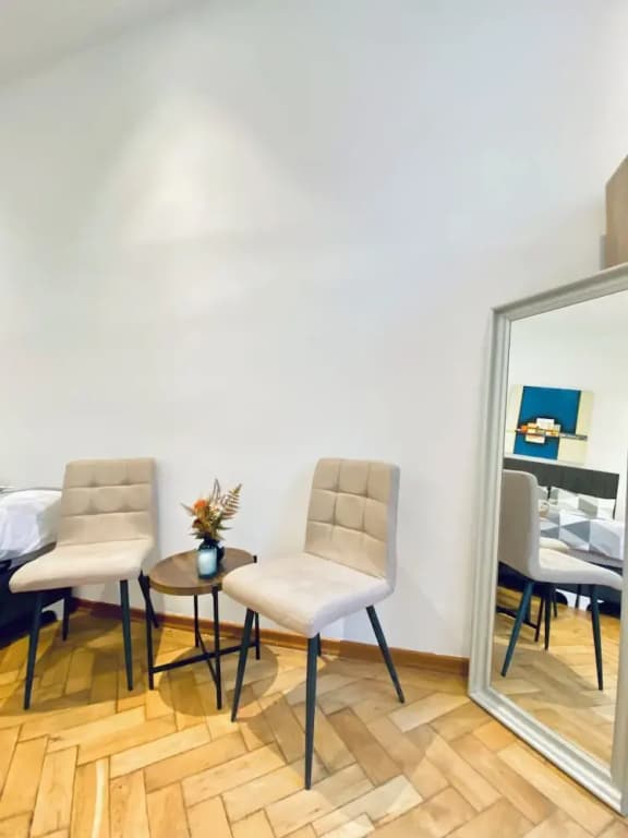 Cozy 2BR Apartment Close to Westbahnhof - photo 4