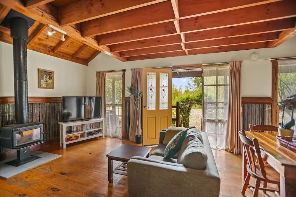 StayAU 1BR Rustic Picturesque Cottage - photo 6