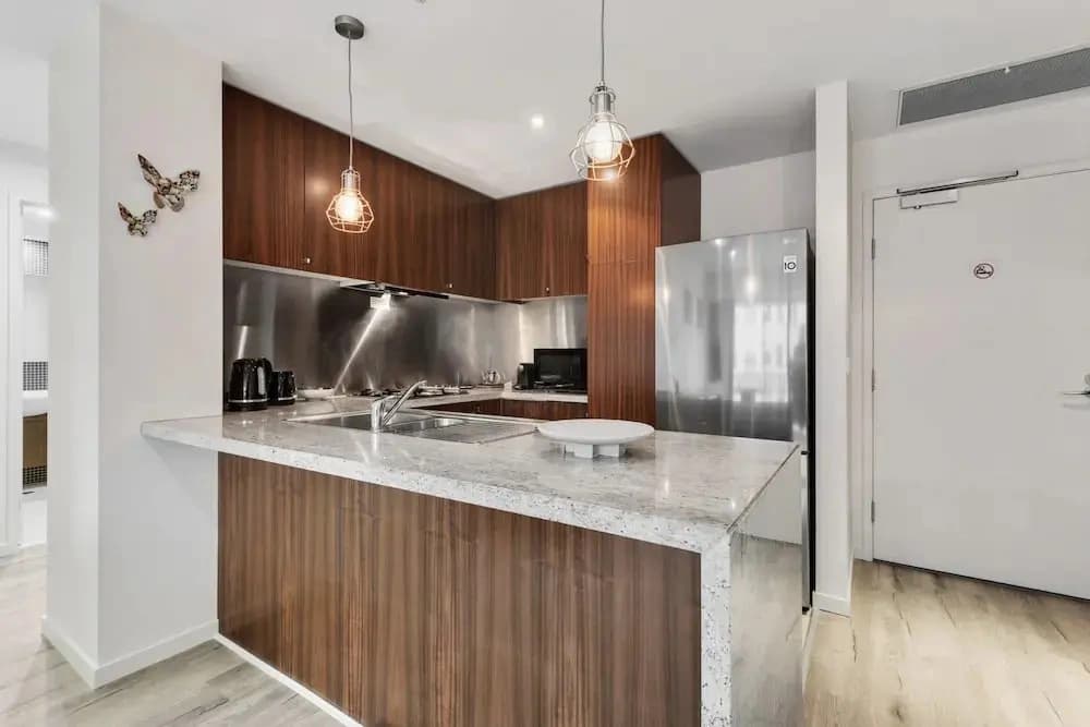 Central Southbank 1-bed Apartment - photo 10