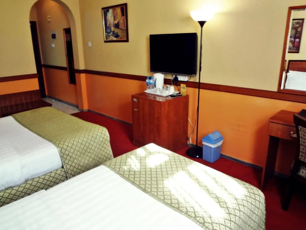 Middle East Hotel - photo 5