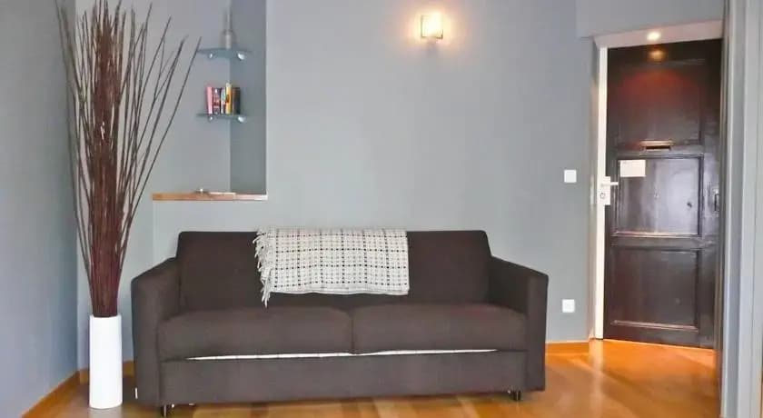 Madeleine Flat - photo 7