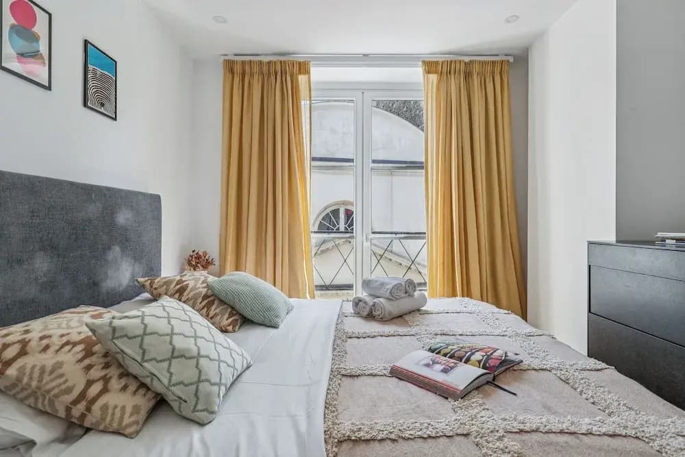 Chic 1BR Near Louvre & Musee d Orsay - photo 2