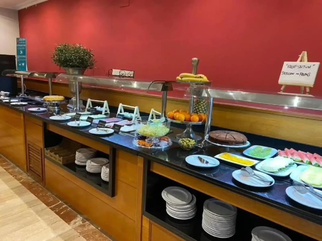 Hotel Oasis - photo 18