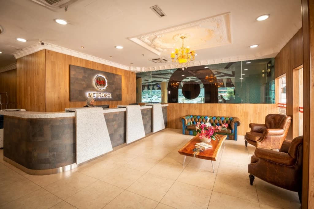 ZEN Rooms Metropol Hotel - photo 22