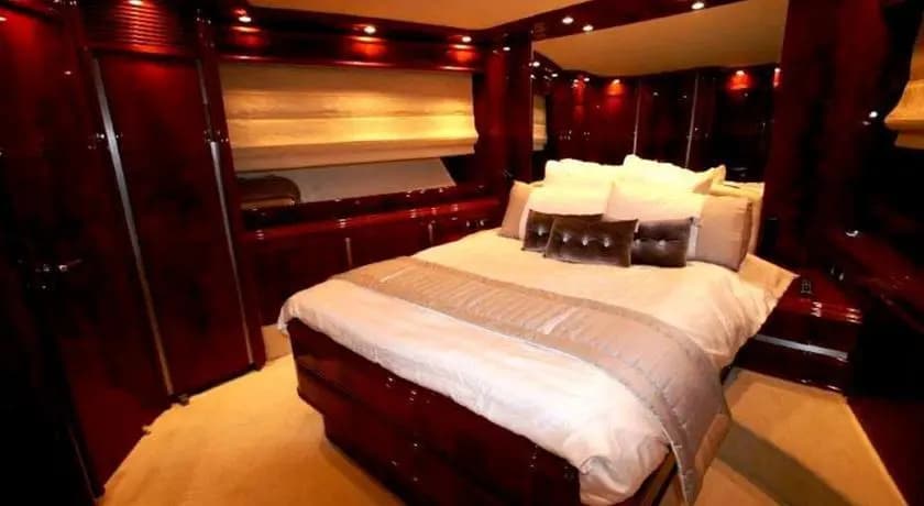 Luxury Yacht - photo 2