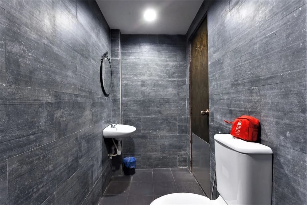 ZEN Rooms Basic Near KTM Sentul - photo 3