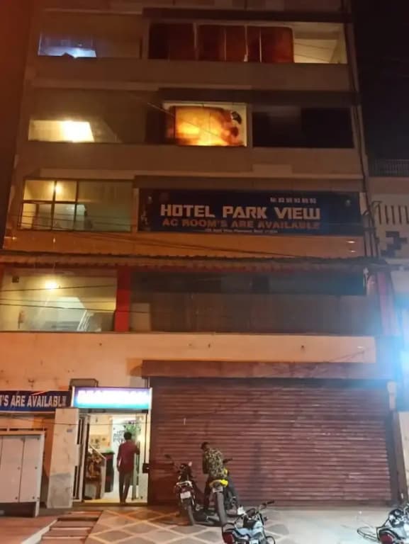 Goroomgo Hotel Park View Delhi - photo 1