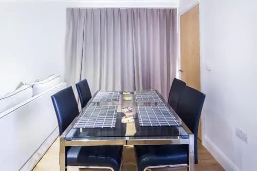 Surbiton Hills Apartment - photo 11