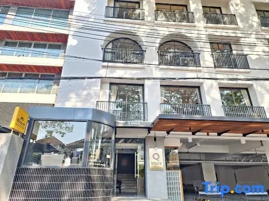 Q Space Sathorn - Narathiwas 18 - photo 3