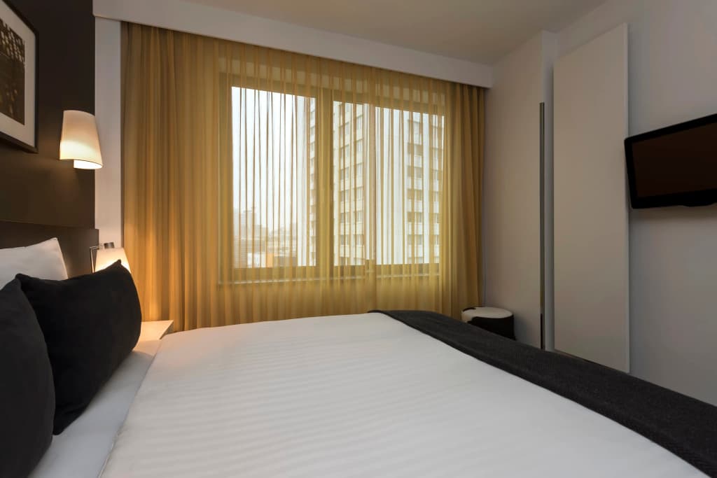 Adina Apartment Hotel Berlin Hackescher Markt - photo 3