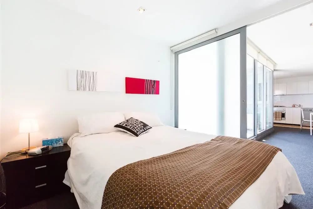 ALLINDA, 1BDR Melbourne Apartment - photo 4